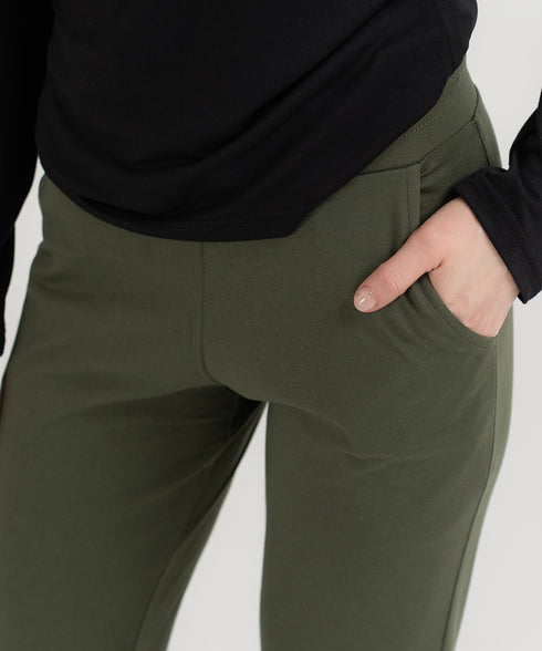 Women's Basic Cropped Joggers